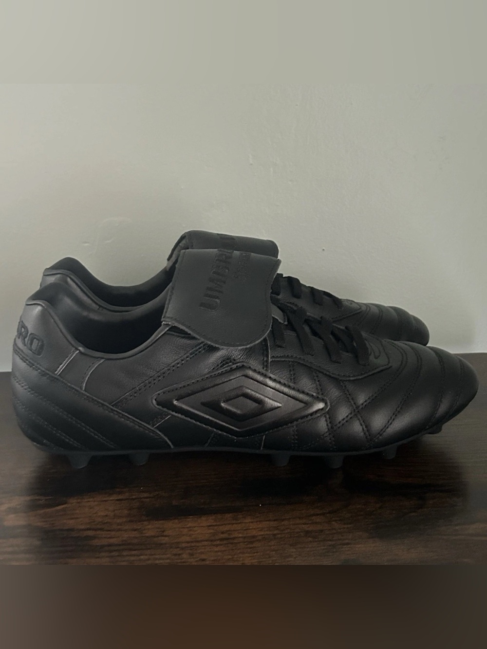 Umbro Speciali Maxim FG Leather Soccer Cleats Black Men's Size 12